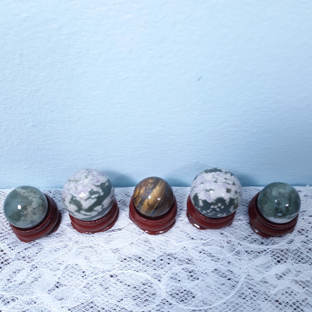 Set crystal stone ball spheres flower jade, jasper, brown tiger iron